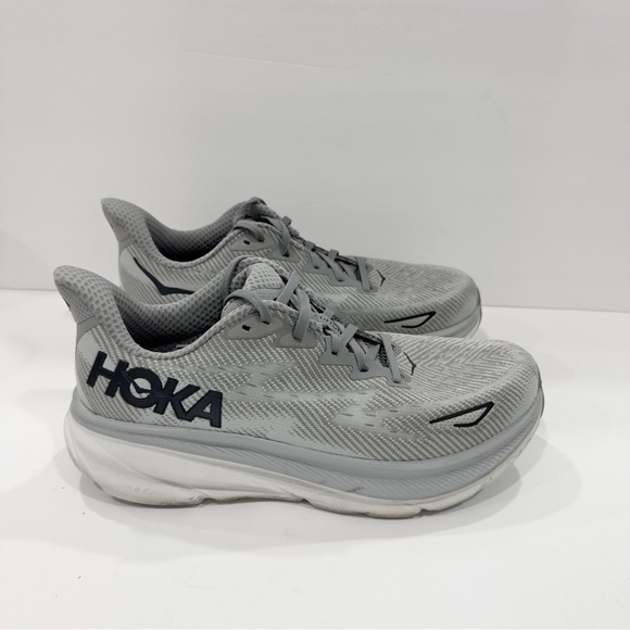 Athletic_Shoes